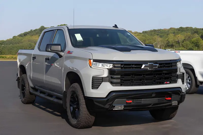 2024 Chevrolet Silverado EV RST full-size electric pickup truck exterior review